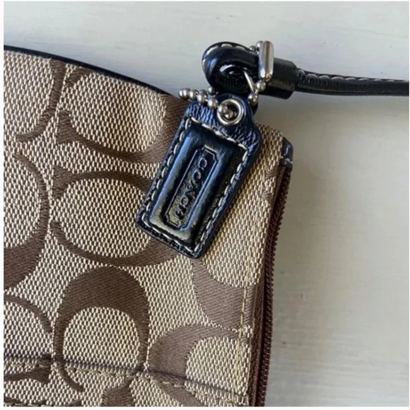 EUC COACH Signature Canvas and Patent Leather Wristlet Brown And Tan - Picture 4 of 7